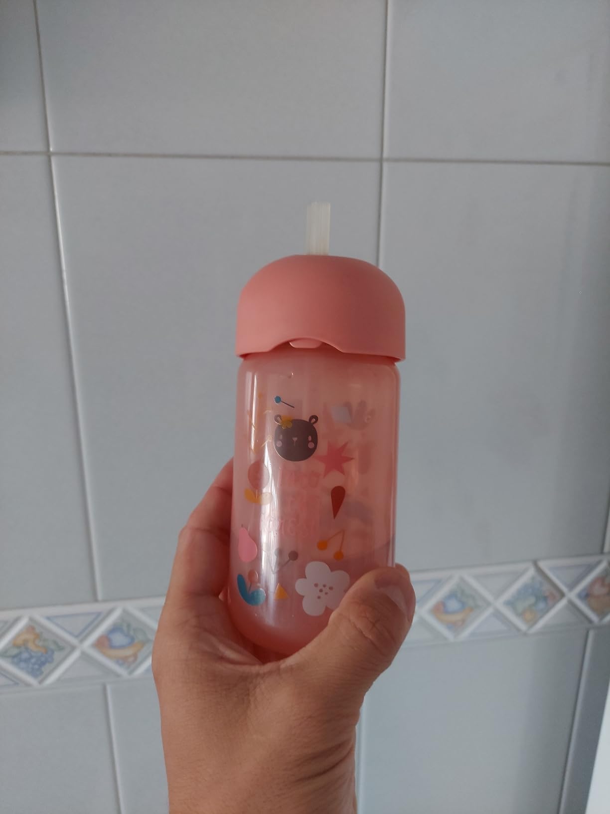 Por fin bebe sola