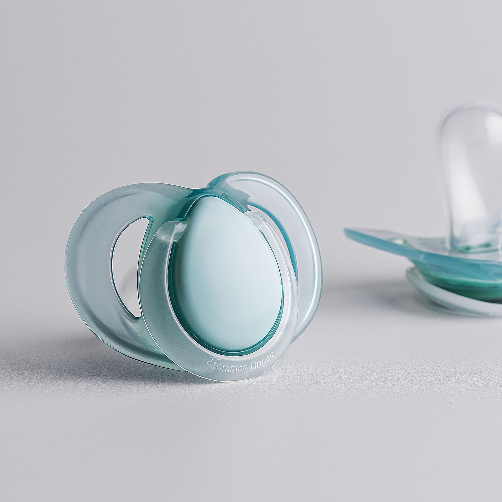 tommee-tippee-nighttime-pack-de-6-chupetes-luminosos-que-brillan-en-la-oscuridad image 6