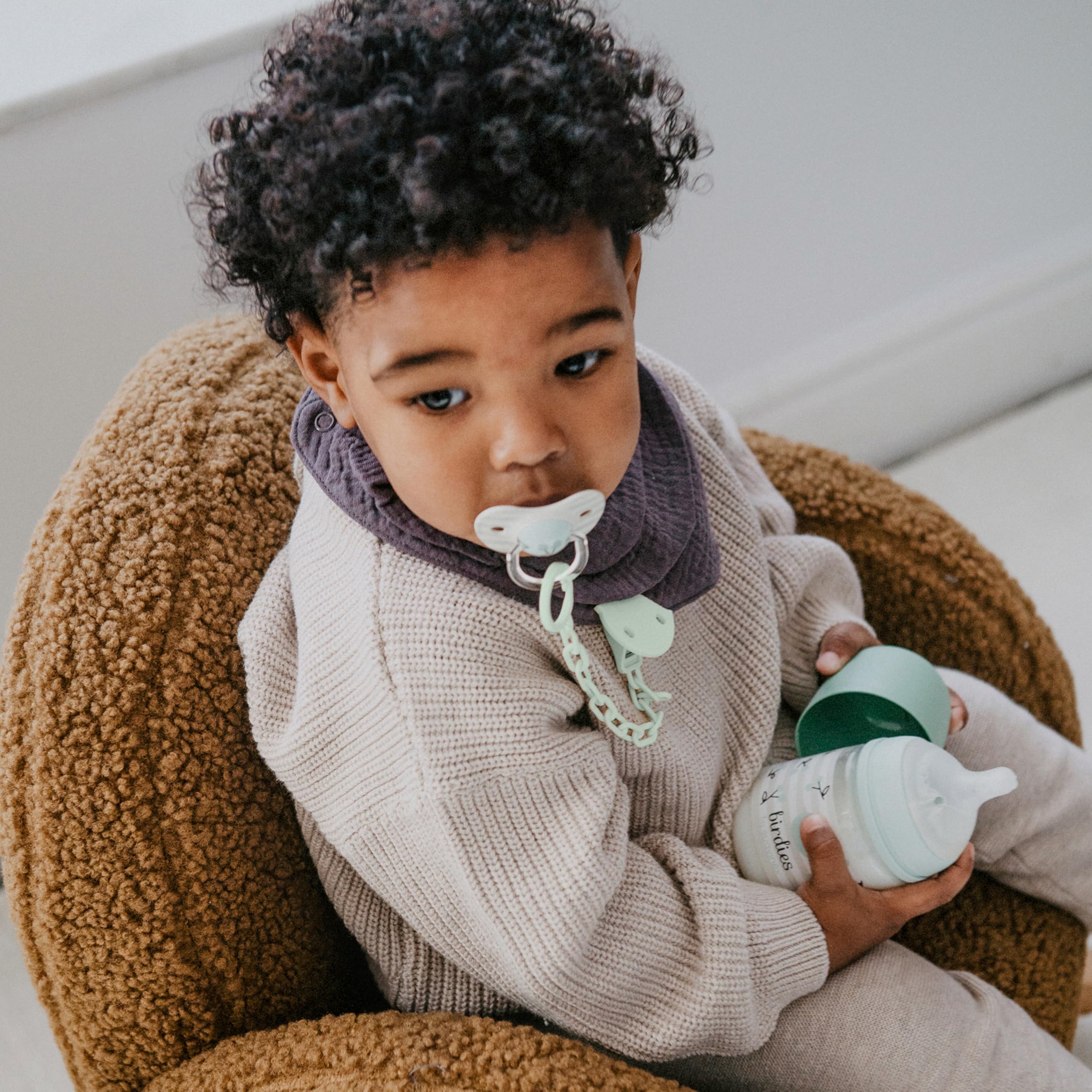 suavinex-chupetero-birdies-verde-cadena-sujeta-chupete-con-clip-y-placa-de-pajar image 4